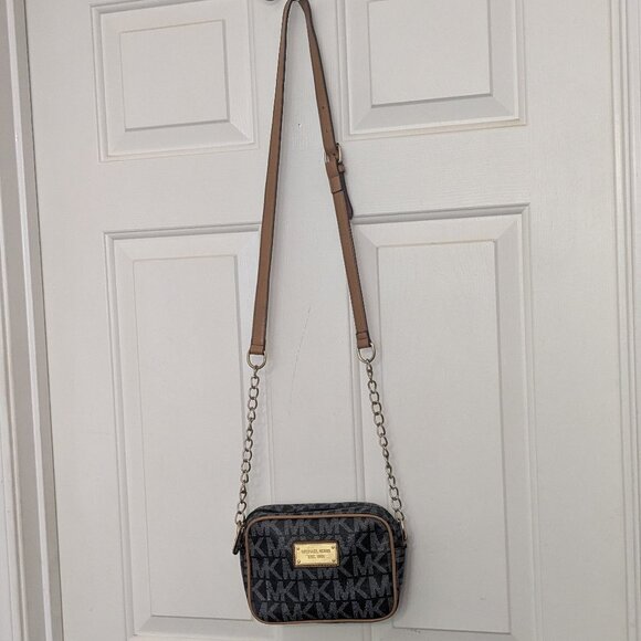 Michael Michael Kors Jet Set Crossbody in Black / Brown . - Picture 1 of 13